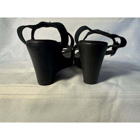 Crocs Women’s 7 Black Platform Strappy Sandals Comfort Wedge Slingback - Picture 5 of 7